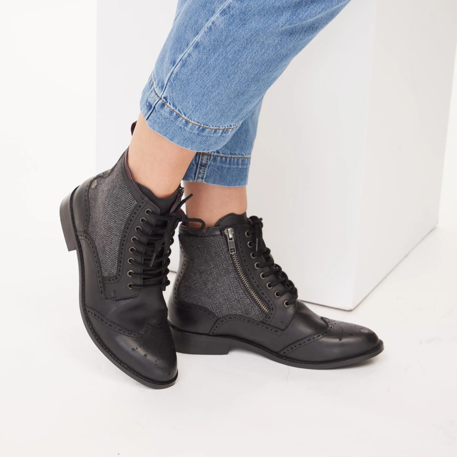 ERICIA BLACK TWILL BOOT