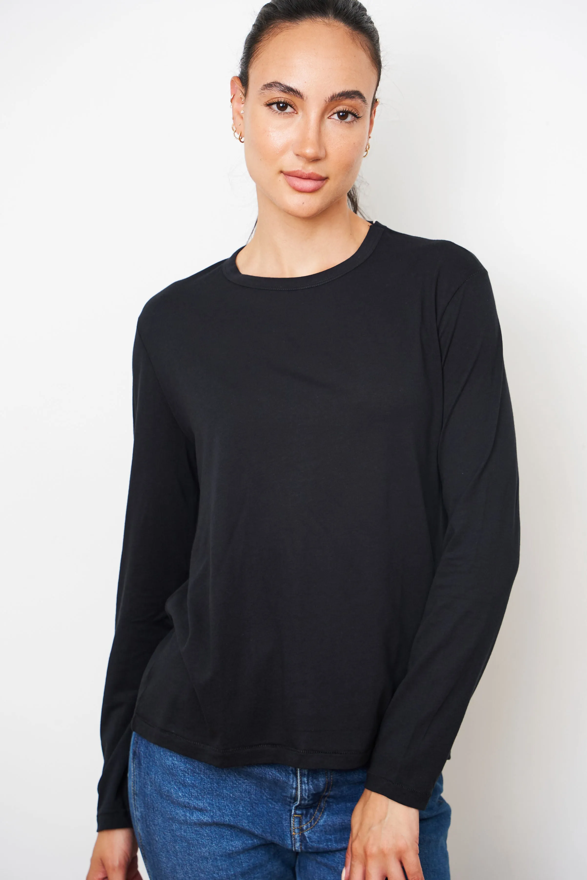 Lyocell Cotton Long Sleeve Semi Relaxed Crewneck in Noir