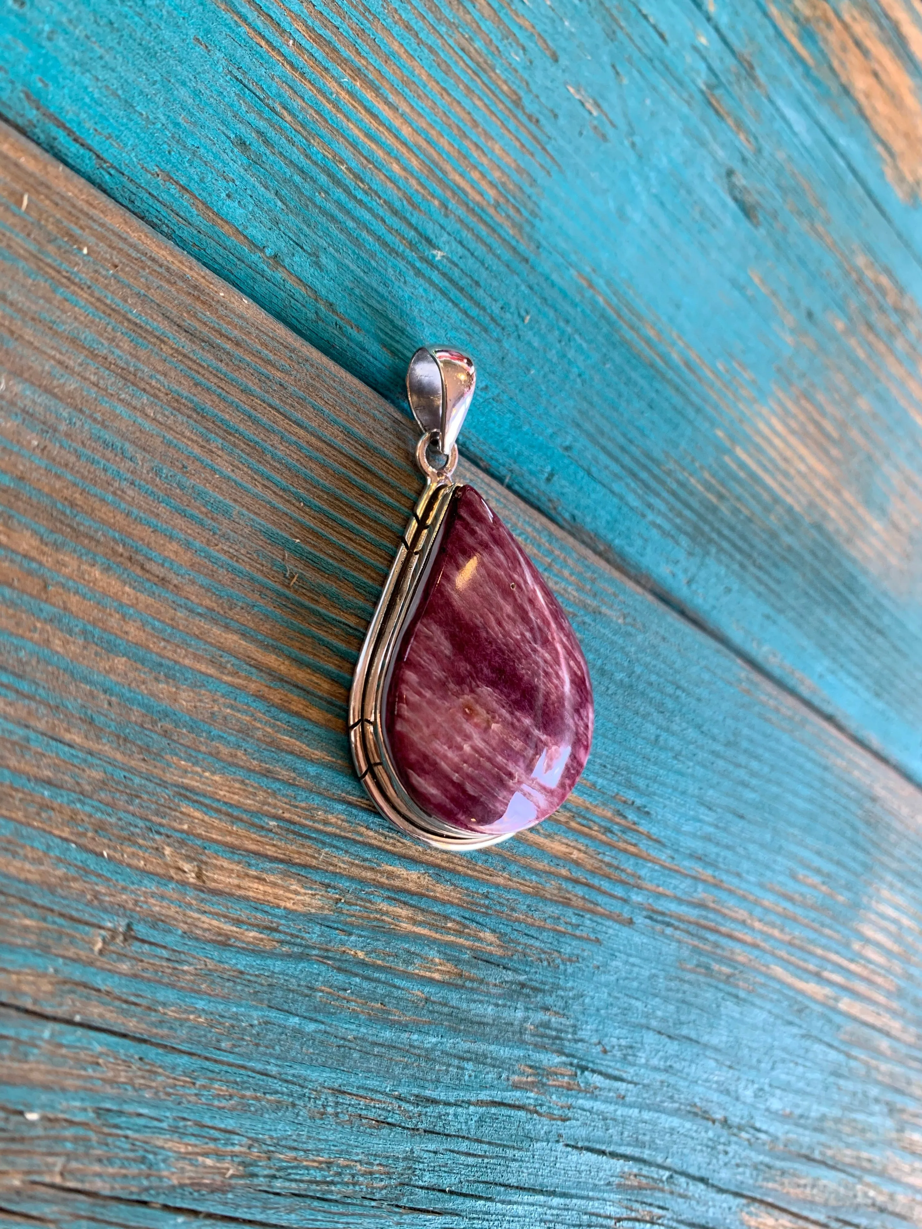 Purple Spiny Oyster Shell pendant