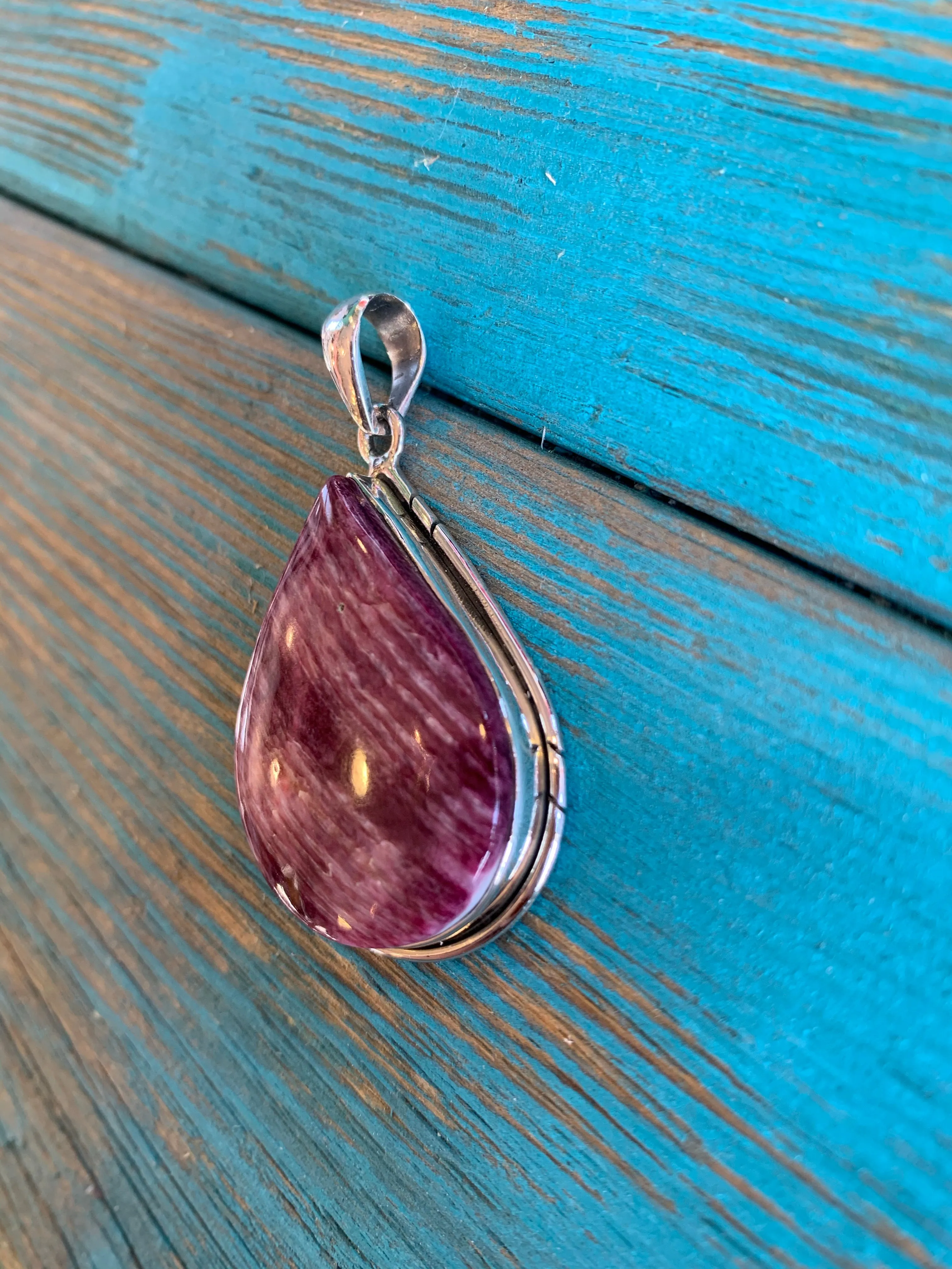 Purple Spiny Oyster Shell pendant