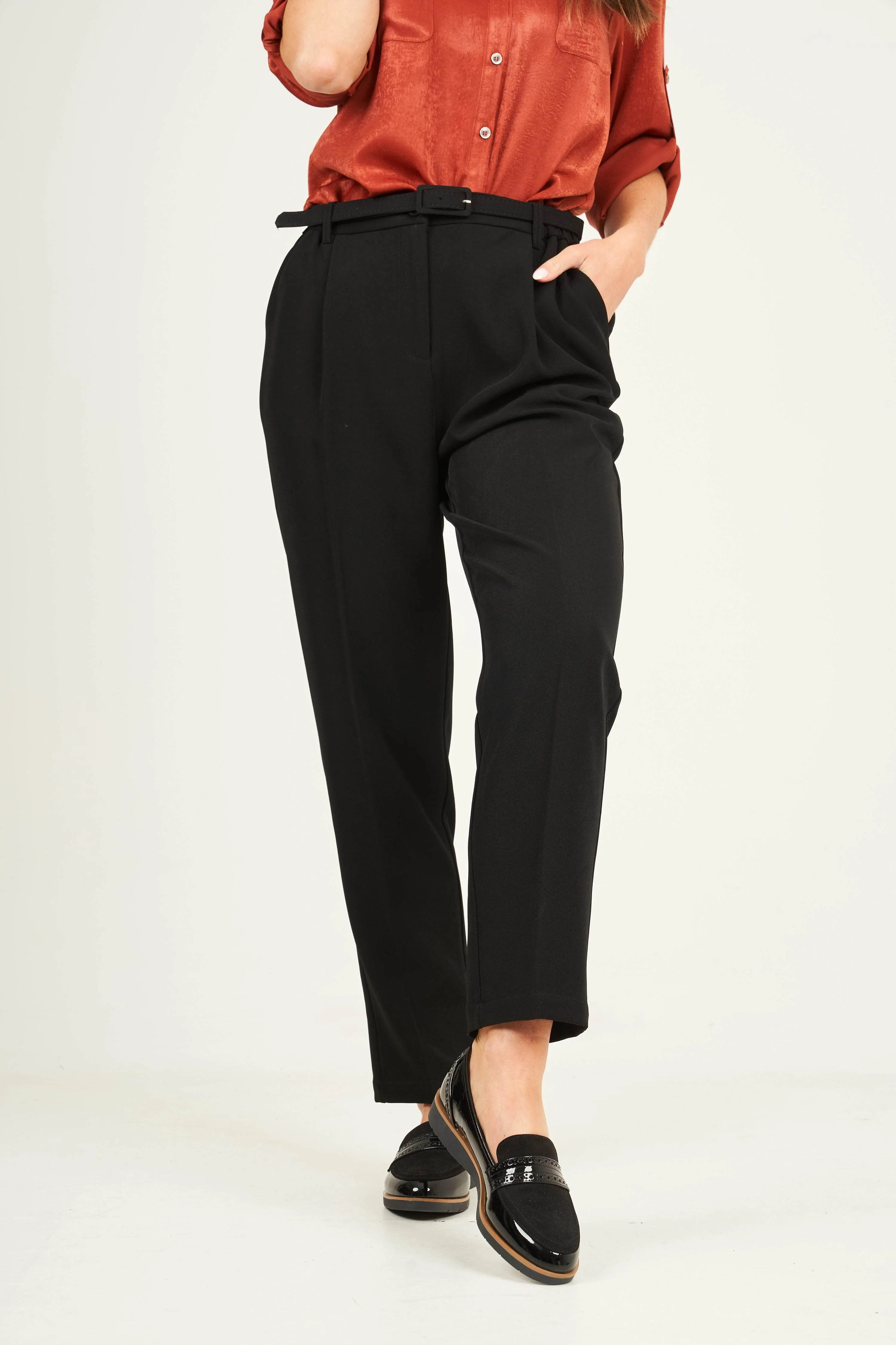 Saloos Ovoid Tapered Trousers with Belt